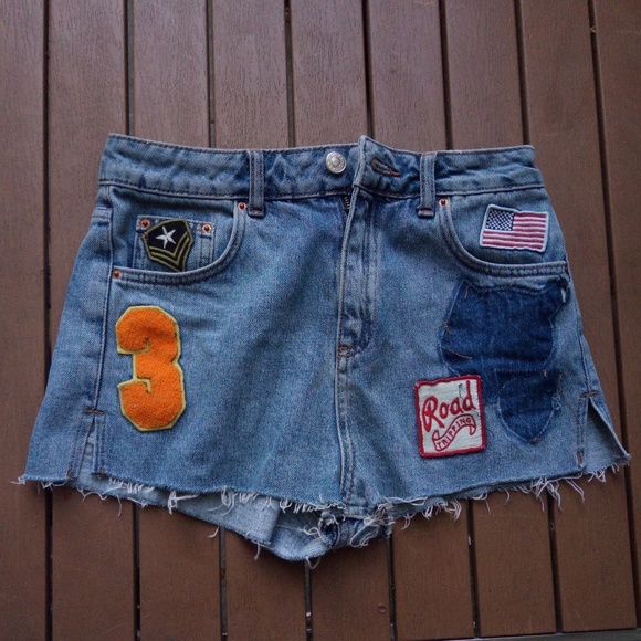 🌈Top Shop Moto Badge  Denim Mom Shorts - Picture 5 of 6